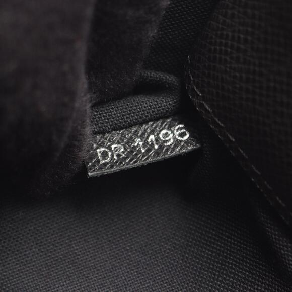 Louis Vuitton Grigori Taiga Messenger Shoulder Bag Black - Picture 5 of 10